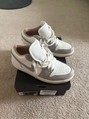 Nike Air Jordan 1 Low Sneakers Size 8 Cream & Gray Men's